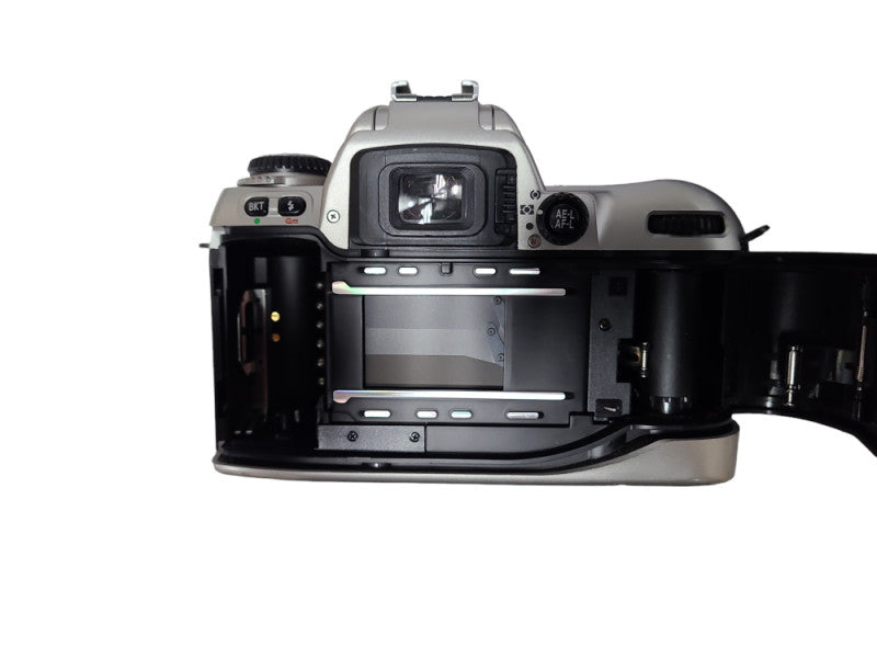 Nikon F80 35mm SLR Film Camera Body only, READ
