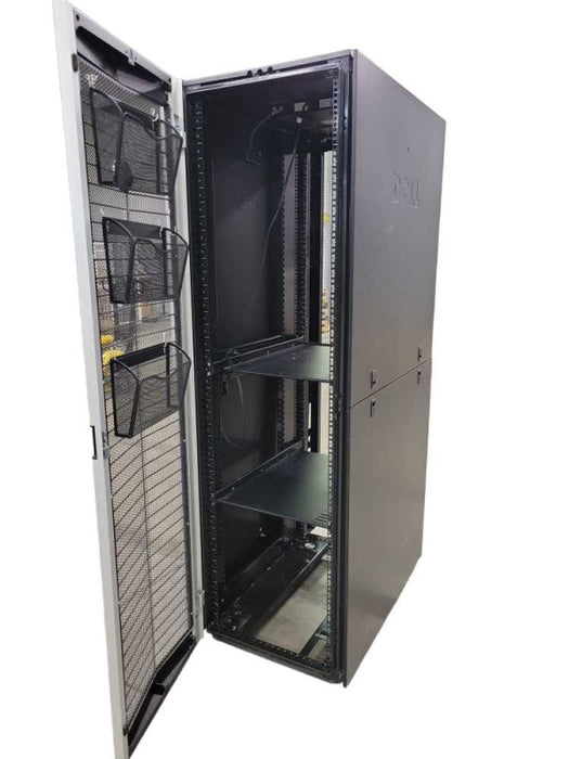 Dell PowerEdge 42U Server Rack 04DNR0 with Fan assembly _