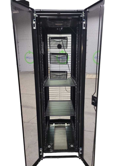 Dell PowerEdge 42U Server Rack 04DNR0 with Fan assembly _