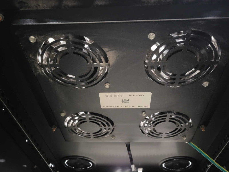Dell PowerEdge 42U Server Rack 04DNR0 with Fan assembly _