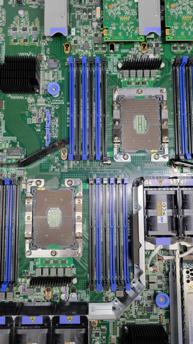 IBM 9848-AG8 Flash System FS9200 SFF NVMe Storwize Controller NO Disks(READ) Q%