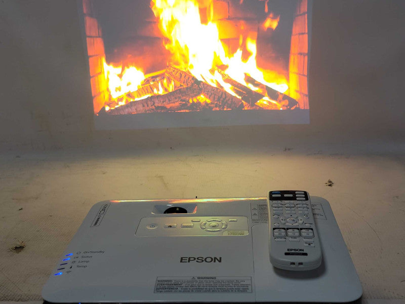 Epson PowerLite 1780W 0 Lamp Hours projector with Remote/Bag/Cables, read _