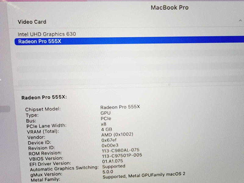 Apple Macbook Pro 2018 15\\" Core 6-Core i7-8750H @ 2.2GHz 16GB DDR4 250GB SSD Radeon Pro 555X 4GB (