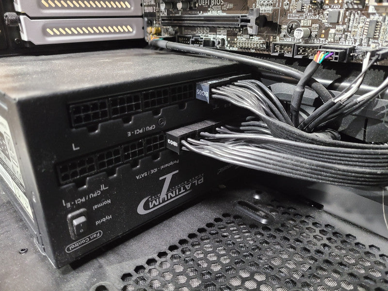 Custom PC/Asus Z97-A, i7-4790 3.60GHz, 32GB DDR3 RAM, No HDD, 8x 3.5\\" Trays