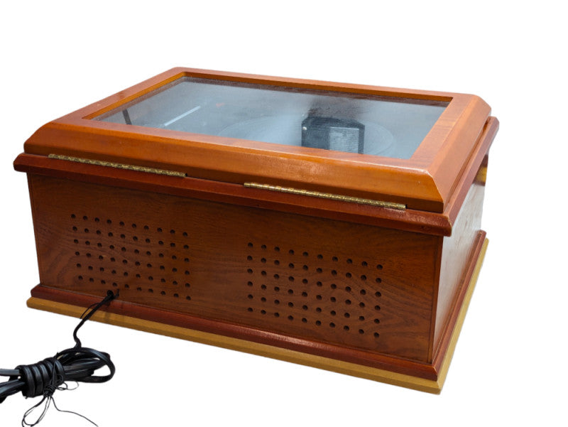 PHILCO Wood Turntable / CD Player / Radio in good condition