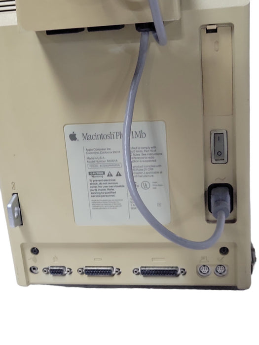 Apple Macintosh Plus 1Mb Vintage Desktop Computer M0001A - READ _