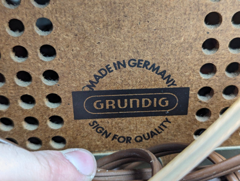 Grundig Table Model 4570 U/St Vintage FM Stereo  -