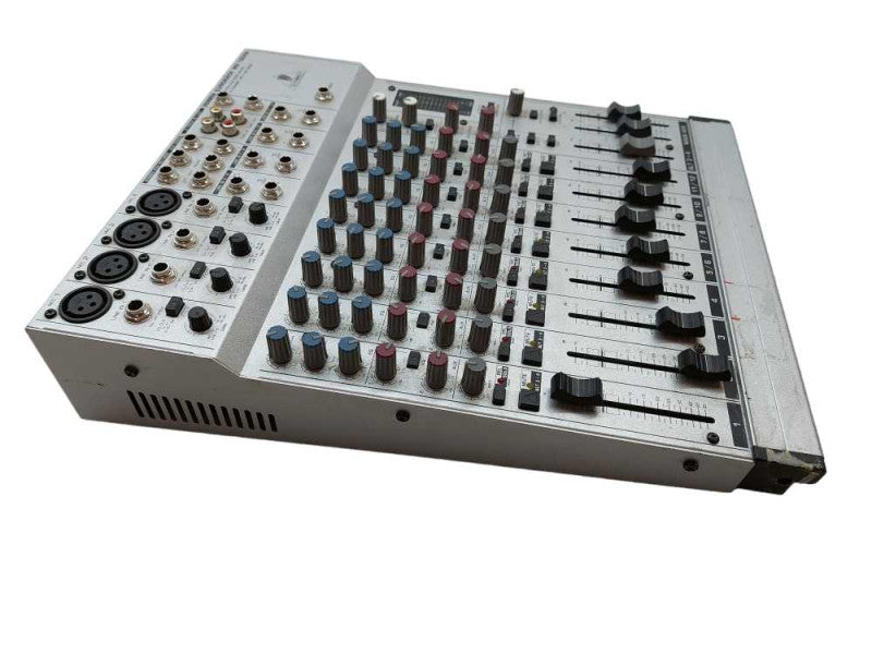 Behringer Eurorack MX 1604A Mixer =