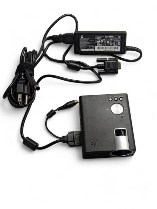 HP Notebook Projection Companion 586487-001 VGA MINI PROJECTOR 3 Hours ONLY  -