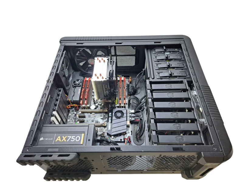 Custom PC | Asus Sabertooth X79 + i7-3930K @3.2GHz, 32GB DDR3, AX750 PSU