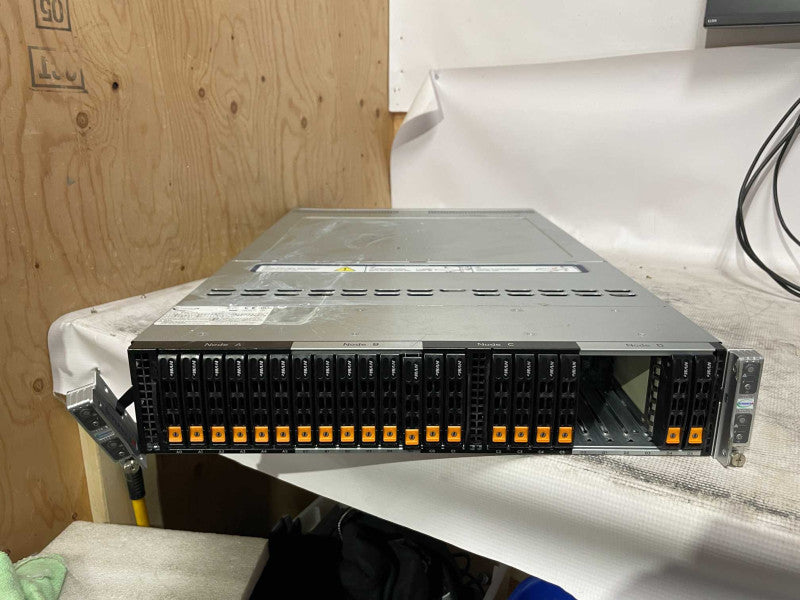 Supermicro 2029BT-HNR Server Chassie only 2U 24x 2.5\\" HDD, No PSU, READ