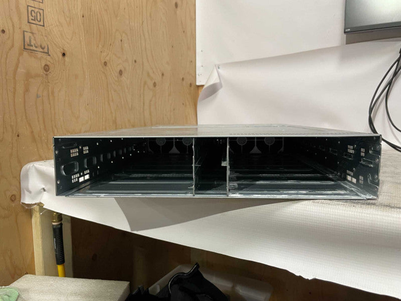 Supermicro 2029BT-HNR Server Chassie only 2U 24x 2.5\\" HDD, No PSU, READ