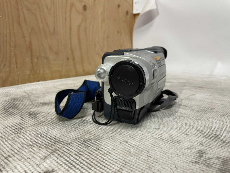 Sony CCD-TRV118 HI8 8mm Video8 camera Camcorder w/ Battery