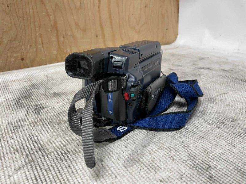 Sony CCD-TRV118 HI8 8mm Video8 camera Camcorder w/ Battery