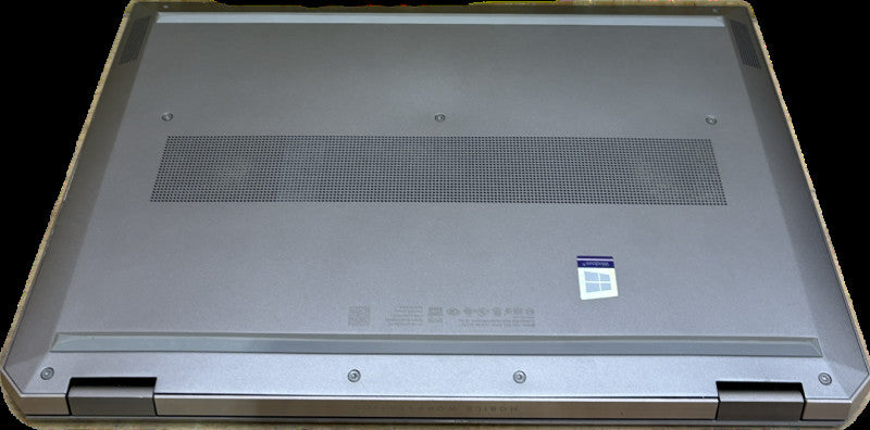 HP ZBook Studio G5 XEON E-2176M@2.7GHz QUADRO P1000 4GB GPU 32GB 512SSD  Lap200