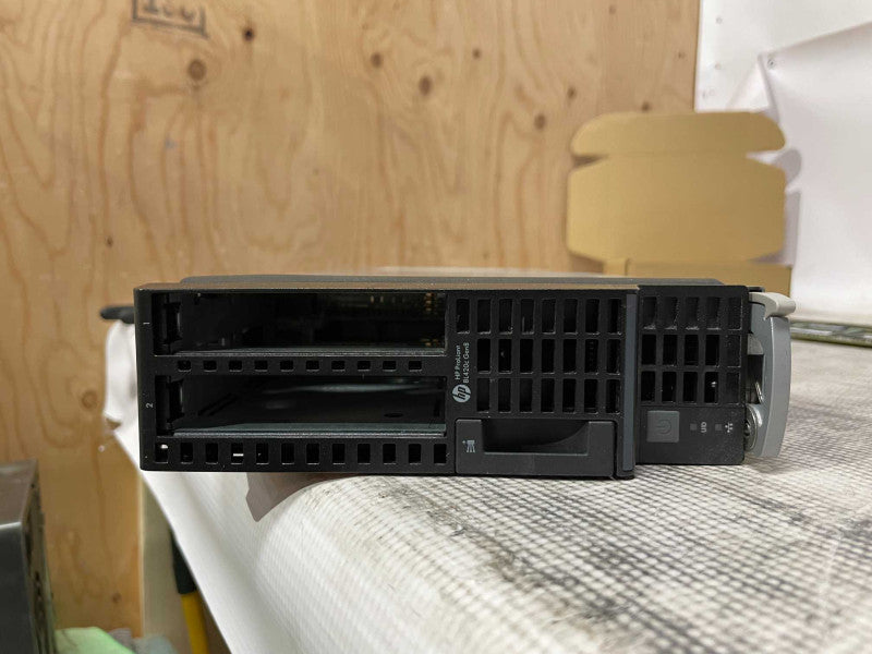 HP ProLiant BL420C GEN8 Blade server, 1x Xeon E5-2403 1.80GHz, 16GB DDR3 Q