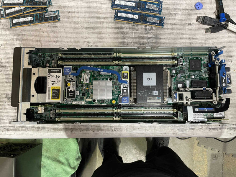 HP ProLiant BL460c Gen8 Blade Server, 1x Xeon E5-2650L 1.80GHz, 16GB DDR3