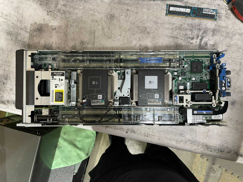 HP ProLiant BL460c Gen8 Blade Server, 2x Xeon E5-2670, 32GB DDR3, No HDD Q