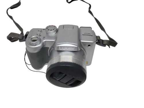 Panasonic Lumix DMC-FZ5 Compact Digital Bridge Camera 12x Leica Zoom Lens