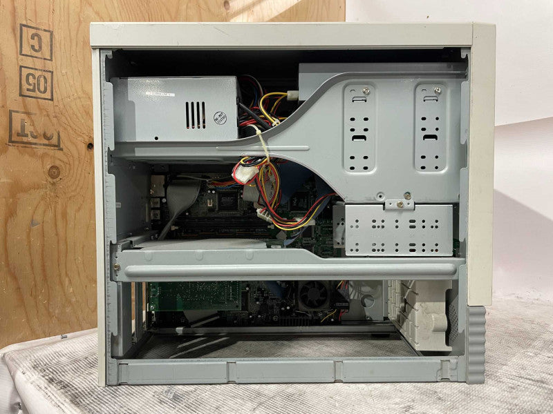 Vintage Packard Bell Multimedia D135 A940-TWR Pentium 233MHz 32MB RAM