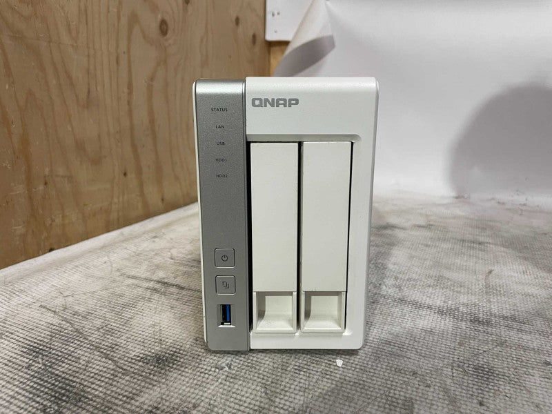 QNAP TS-231 2-Bay NAS Server, 2x 4TB 3.5\\" HDDs
