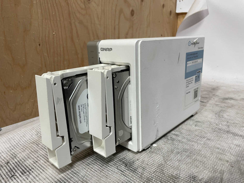 QNAP TS-231 2-Bay NAS Server, 2x 4TB 3.5\\" HDDs