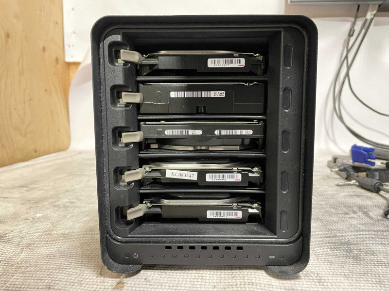 Drobo 5N Gigabit Ethernet 5-Bay NAS Array DRDS4-A, 5x 1TB 3.5\\"HDD w/ PWR APT