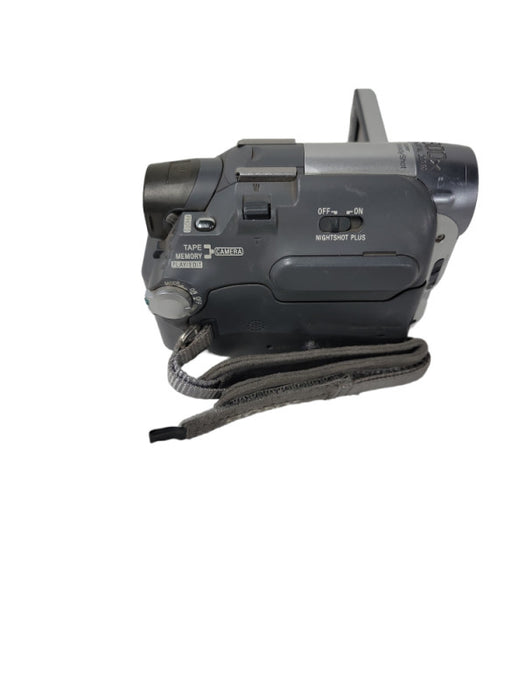 Sony HANDICAM DCR-HC32E Mini-DV Camcorder