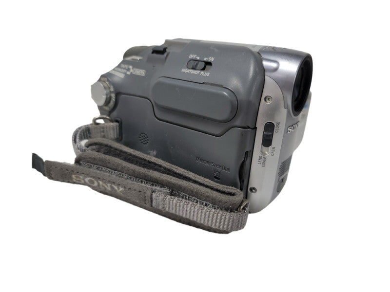 Sony HANDICAM DCR-HC32E Mini-DV Camcorder