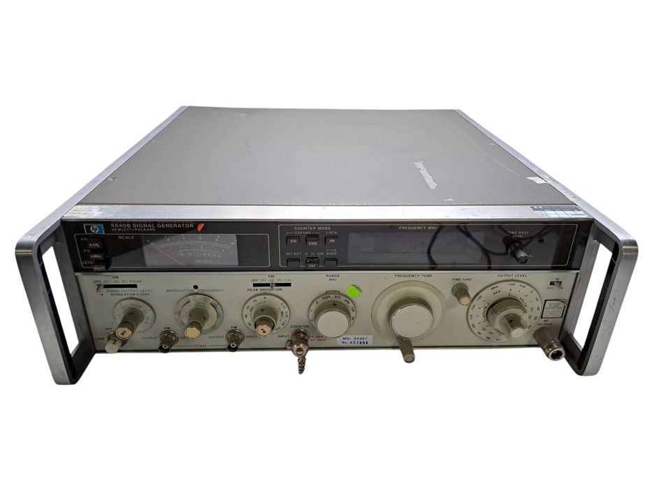 HP Hewlett-Packard 8640B Signal Generator *READ*
