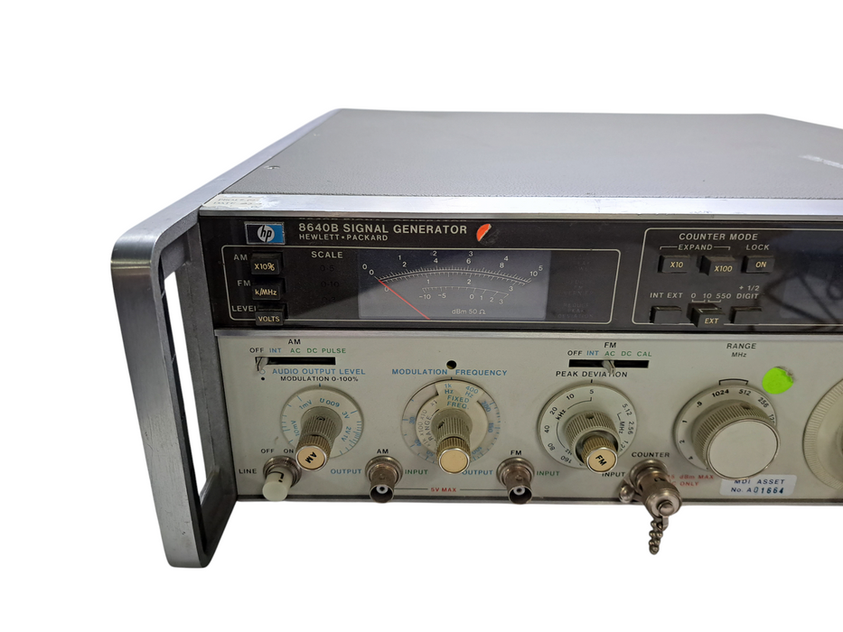 HP Hewlett-Packard 8640B Signal Generator *READ*