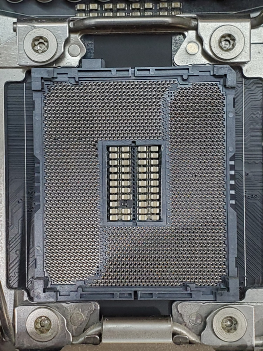 ASUS X99-Deluxe LGA 2011-v3 Gaming Motherboard *READ*