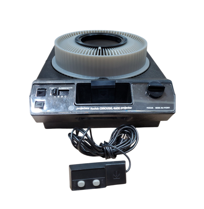 Kodak Carousel 4600 Slide Projector w/ Remote *READ*