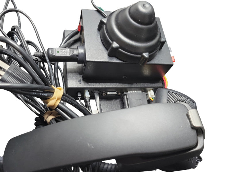 Qualcomm Hands free car kit with Pelican 1500 Case, READ _