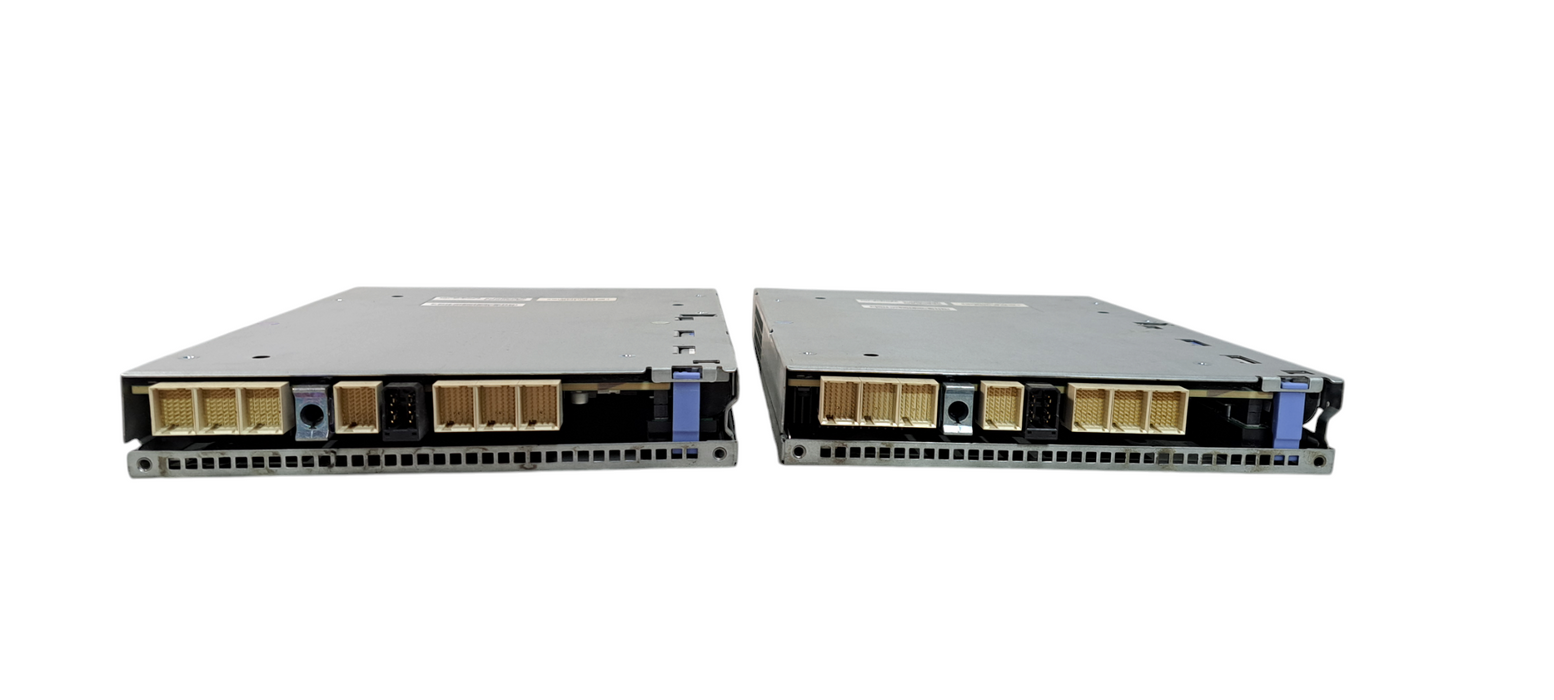 2x Lenovo / (NetApp Compatible)   E2800A-8GB-IC  Controllers