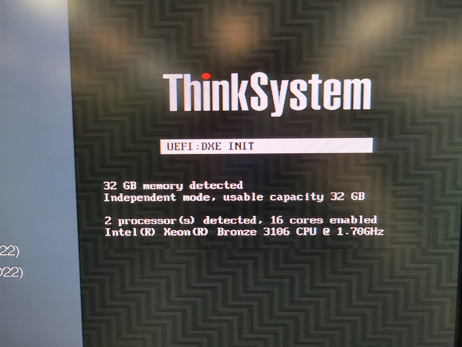 Lenovo SR530 - 2x Xeon Bronze 3106 32GB DDR4 M.2 Enablement Kit 2x750W PSU