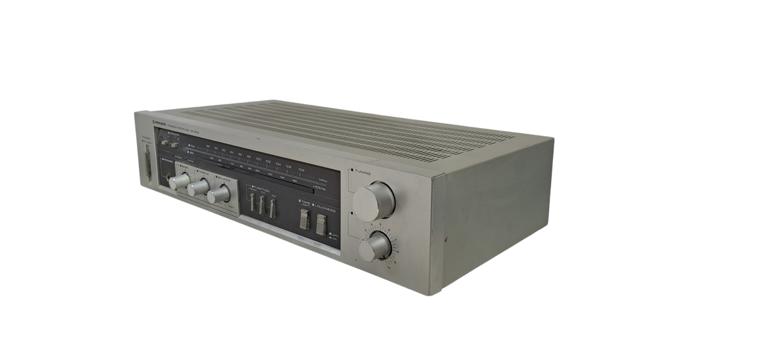 Pioneer SX-303 Stereo Receiver Amplifier AM/FM  Made in Japan