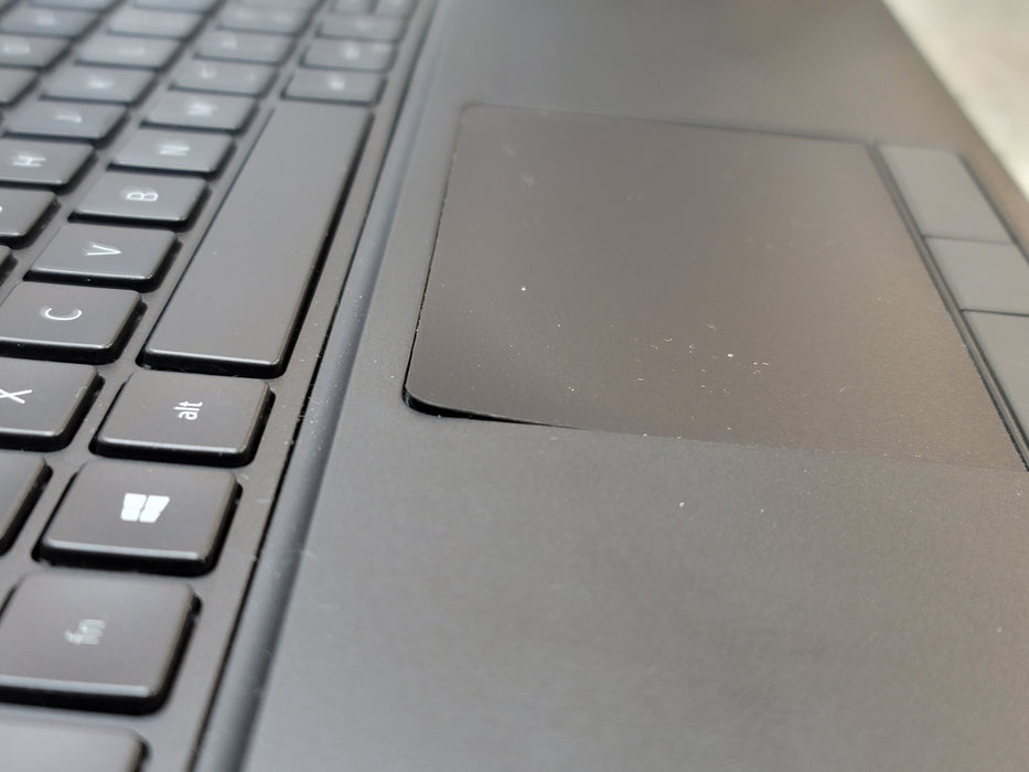 Dell Precision 7550 W-10885M 16GB DDR4 Quadro T1000 256GB NVMe READ