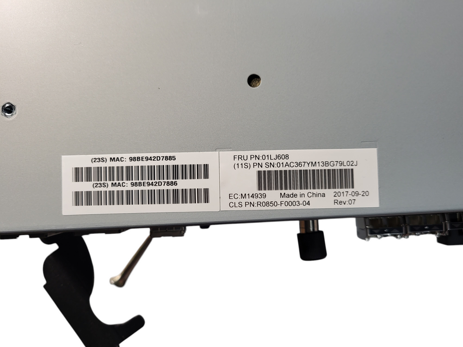 Lenovo/IBM Storwize V5000 Chassis 01AC381 2.5" w/ 2x IBM 01LJ608 node canister