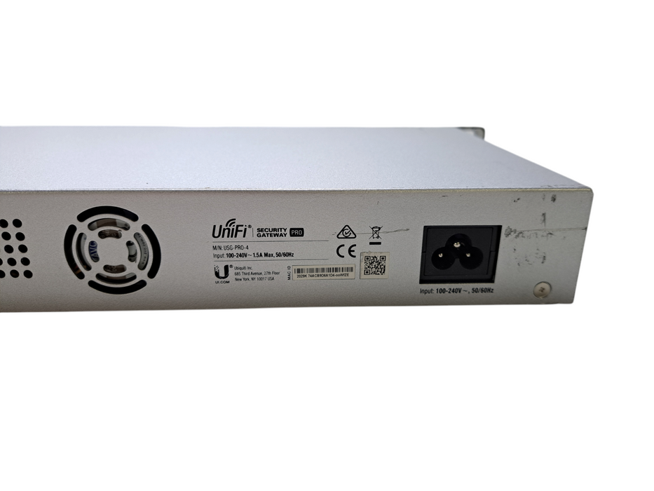 Ubiquiti USG-PRO-4 UniFi Security Gateway Pro w/ 4x RJ45, 2x SFP *READ*