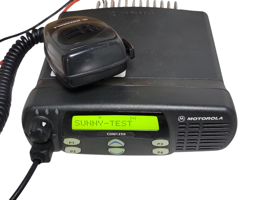 Motorola CDM1250 UHF  2 Way Mobile Radio Black W/ mic ONLY AAM25RKD9AA2AN, READ