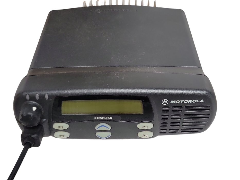 Motorola CDM1250 UHF  2 Way Mobile Radio Black W/ mic ONLY AAM25RKD9AA2AN, READ