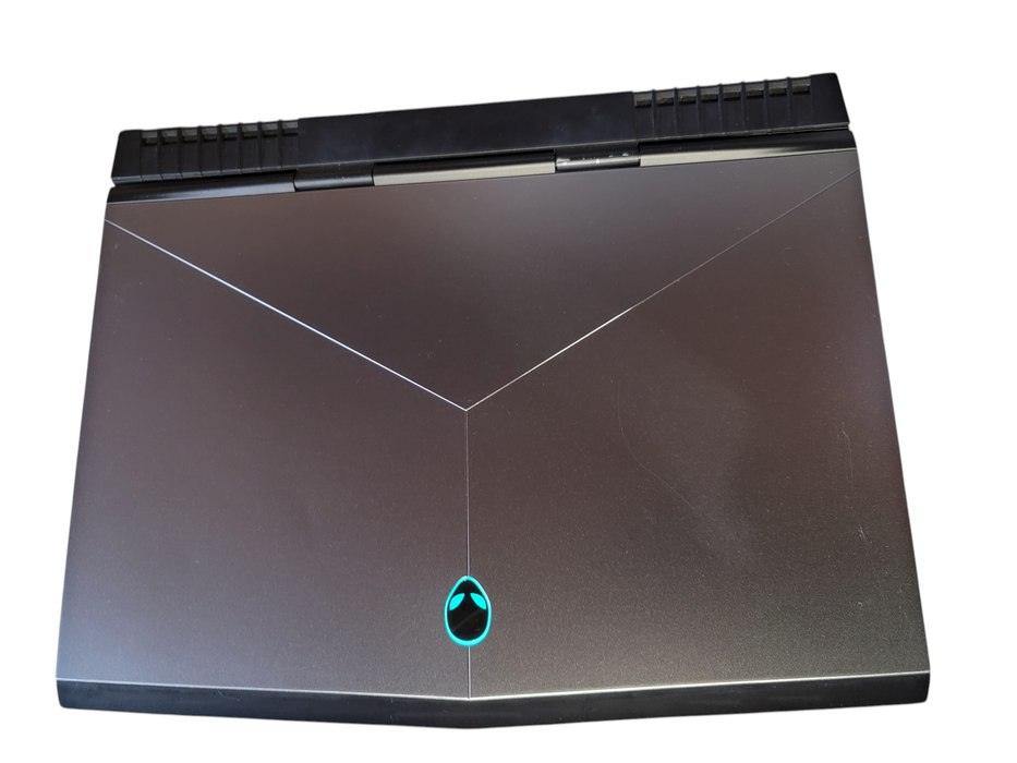 Alienware 15 R3 i7-7700HQ 16GB DDR4 GTX 1060 256GB NVMe READ
