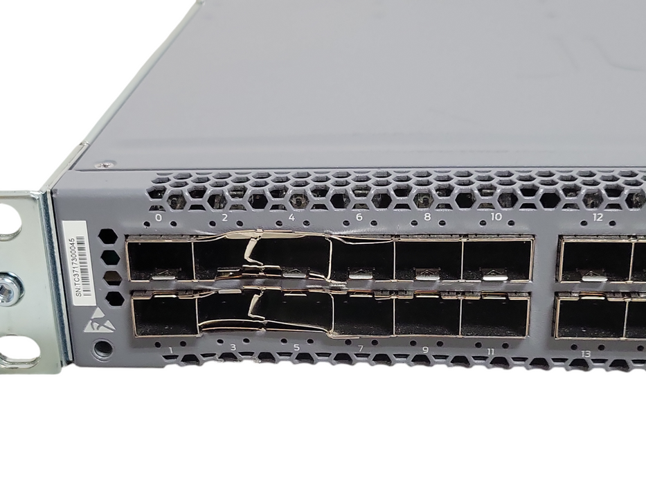 Juniper EX4600-40F-AFO 24x SFP+/SFP Ports 4x QSFP+ Ports 2x PSU, Powers on, READ