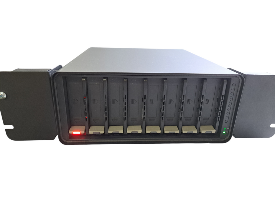 Data Robotics Drobo B800fs | 8-Bay File Sharing Network Attached Storage *READ*