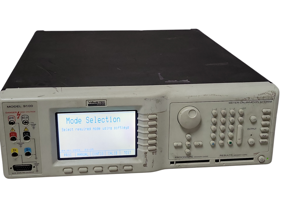 Wavetek datron 9100 Meter Calibration System, Powers on, READ