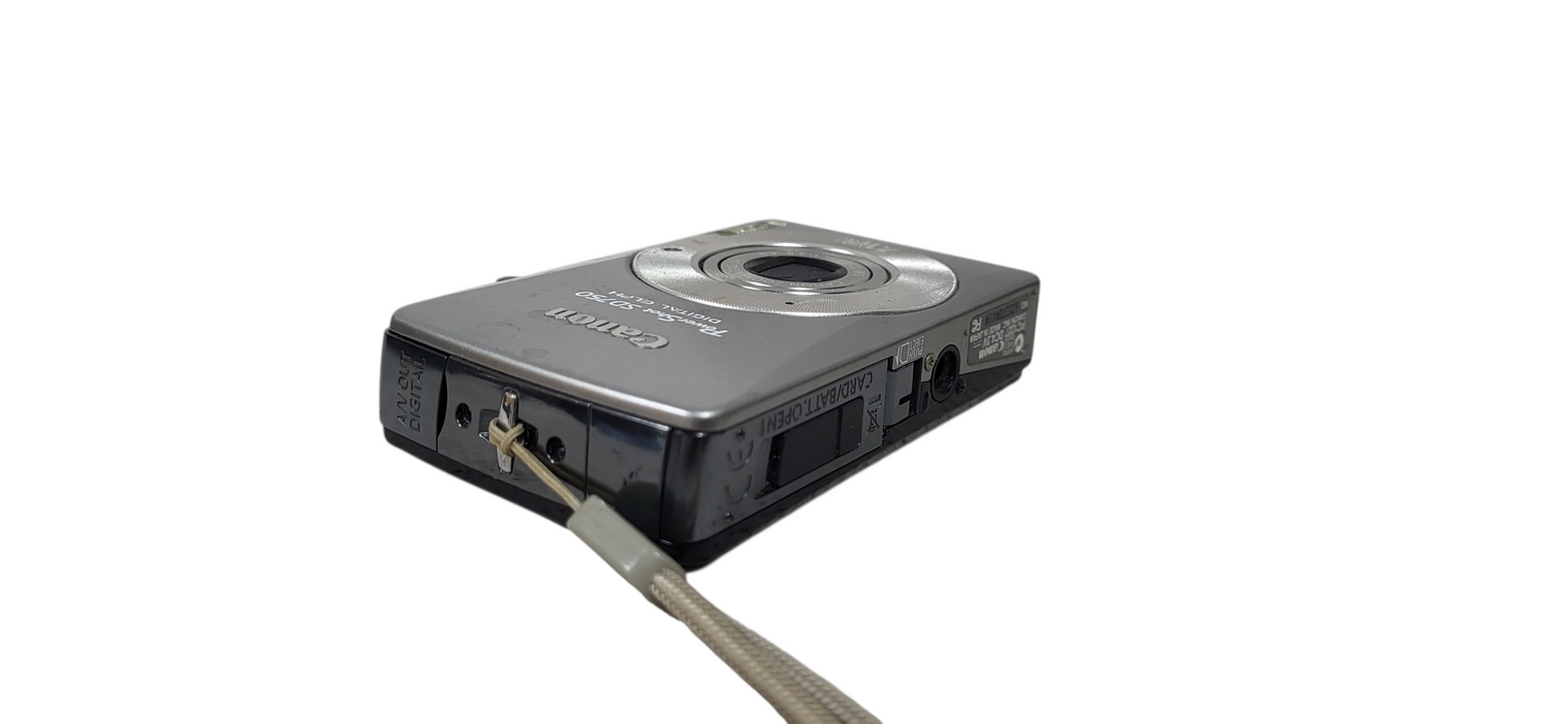 Canon PowerShot SD750 7.1MP Elph Digital Camera | READ