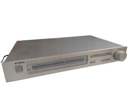 Yamaha Natural Sound AM/FM Stereo Tuner Model: T-300