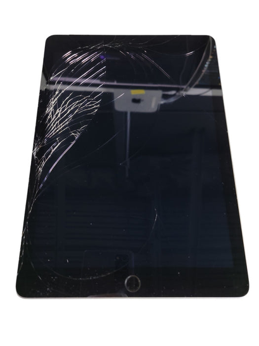 Apple iPad 5th Gen 128GB (A1823) - READ Î