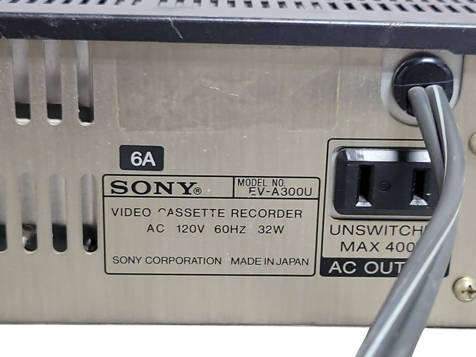 Sony Video 8 Cassette Recorder EV-A300U Powers On, READ